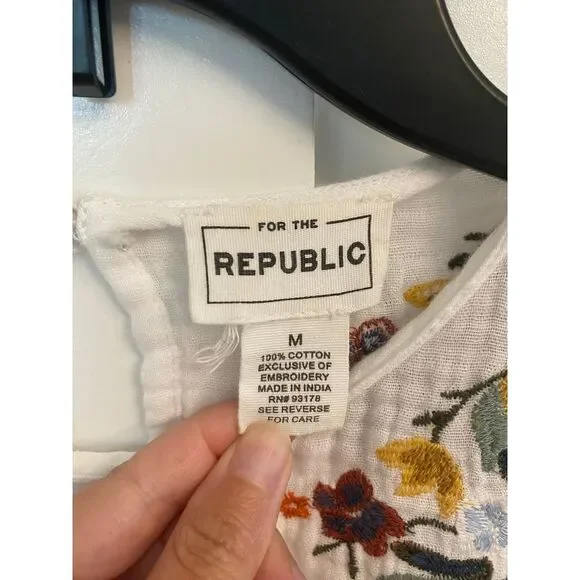 For the Republic medium embroidered‎ blouse - Picture 3 of 4